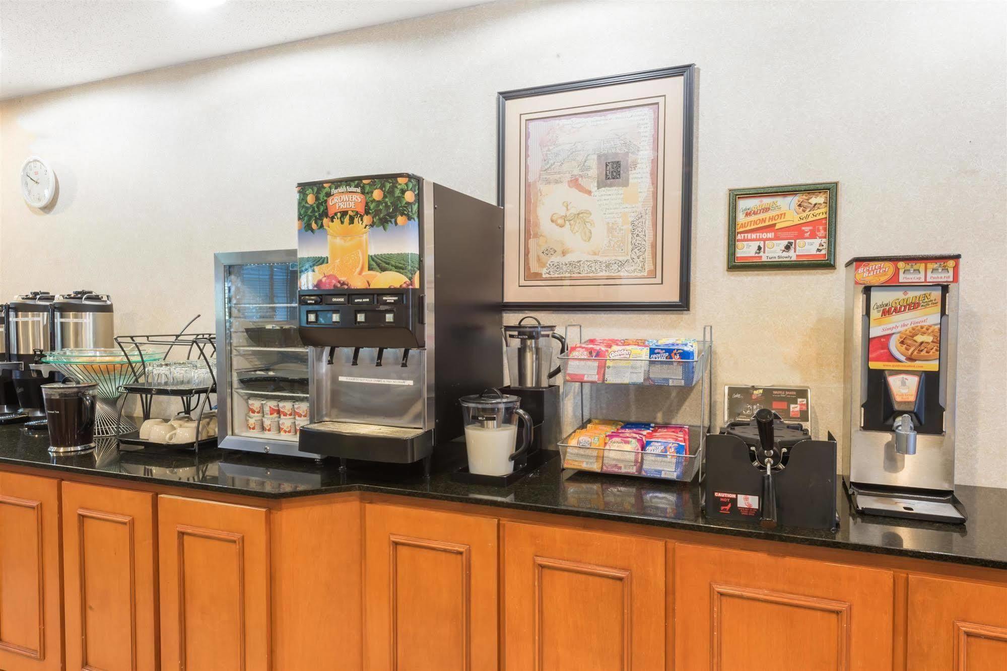 Hotel Wingate By Wyndham Indianapolis Airport Plainfield Extérieur photo